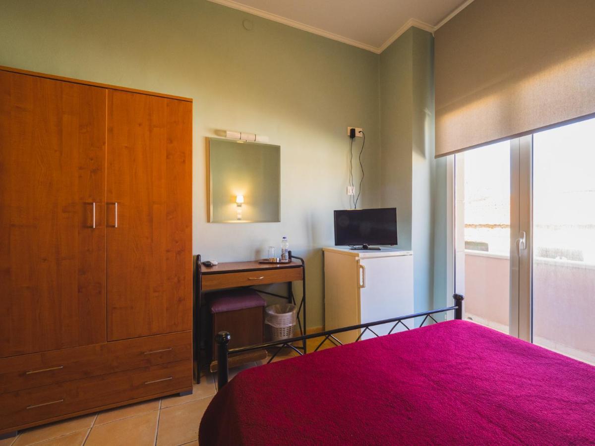 כיוס Filoxenia Hotel מראה חיצוני תמונה